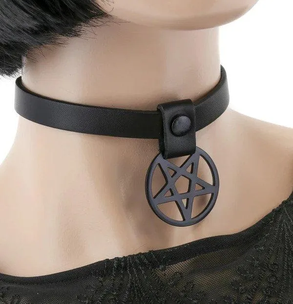 1/2" CHOKER WITH 1 1/2" HANGING PENTAGRAM