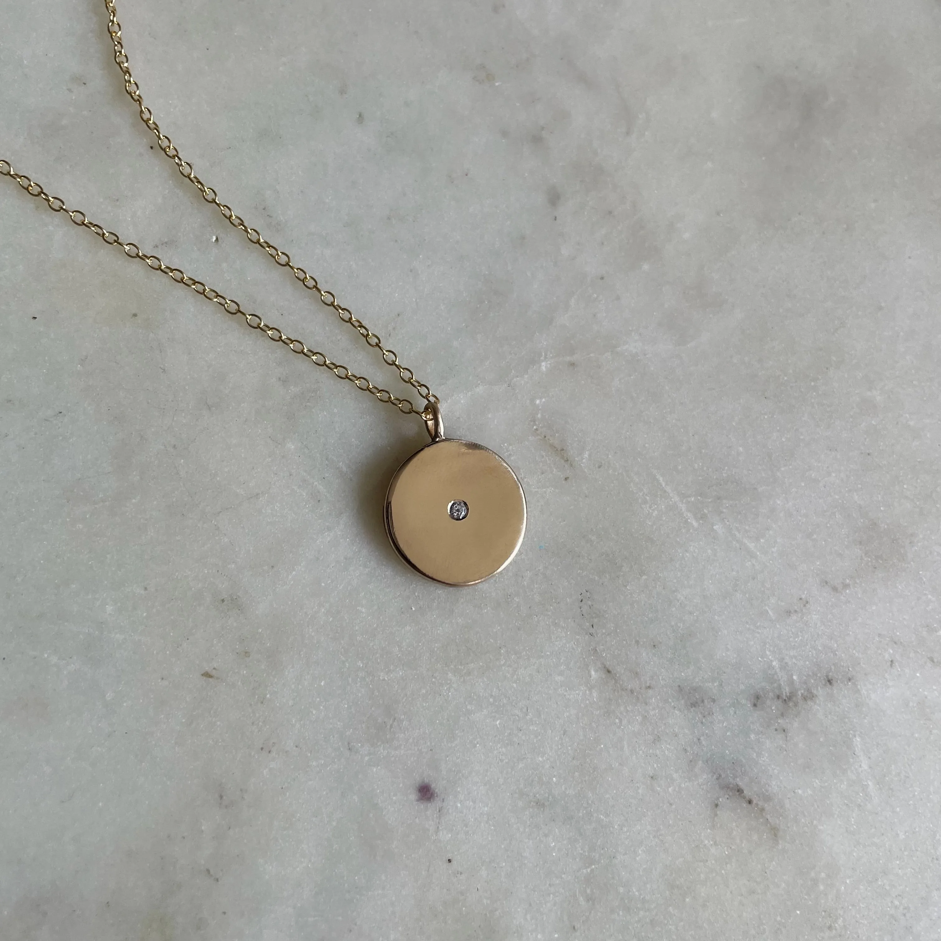 14K GOLD MINIMAL CIRCLE STONE PENDANT