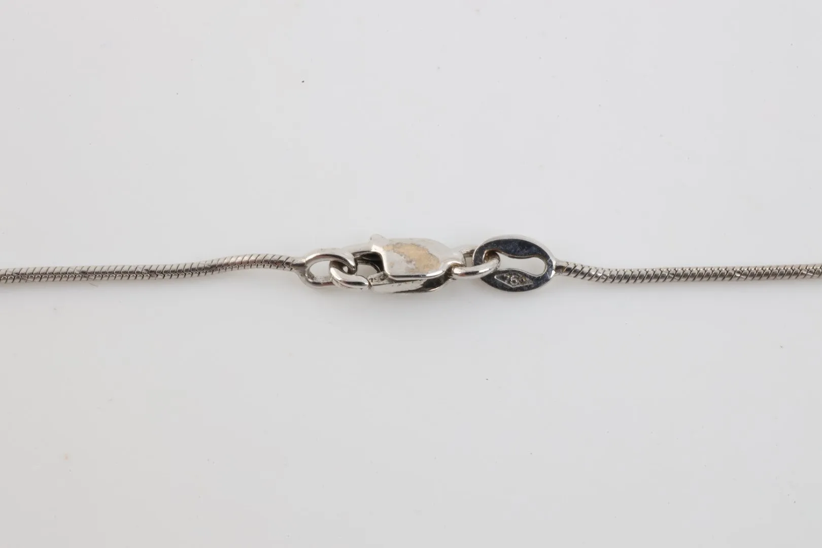 16.5" 18k White Gold Snake Chain Necklace (3.82g.)