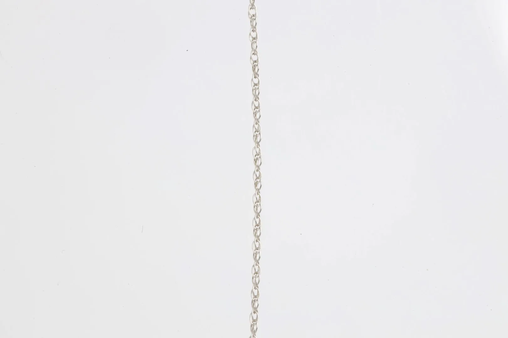 18" 10k White Gold Fine Singapore Chain Necklace (0.45g.)