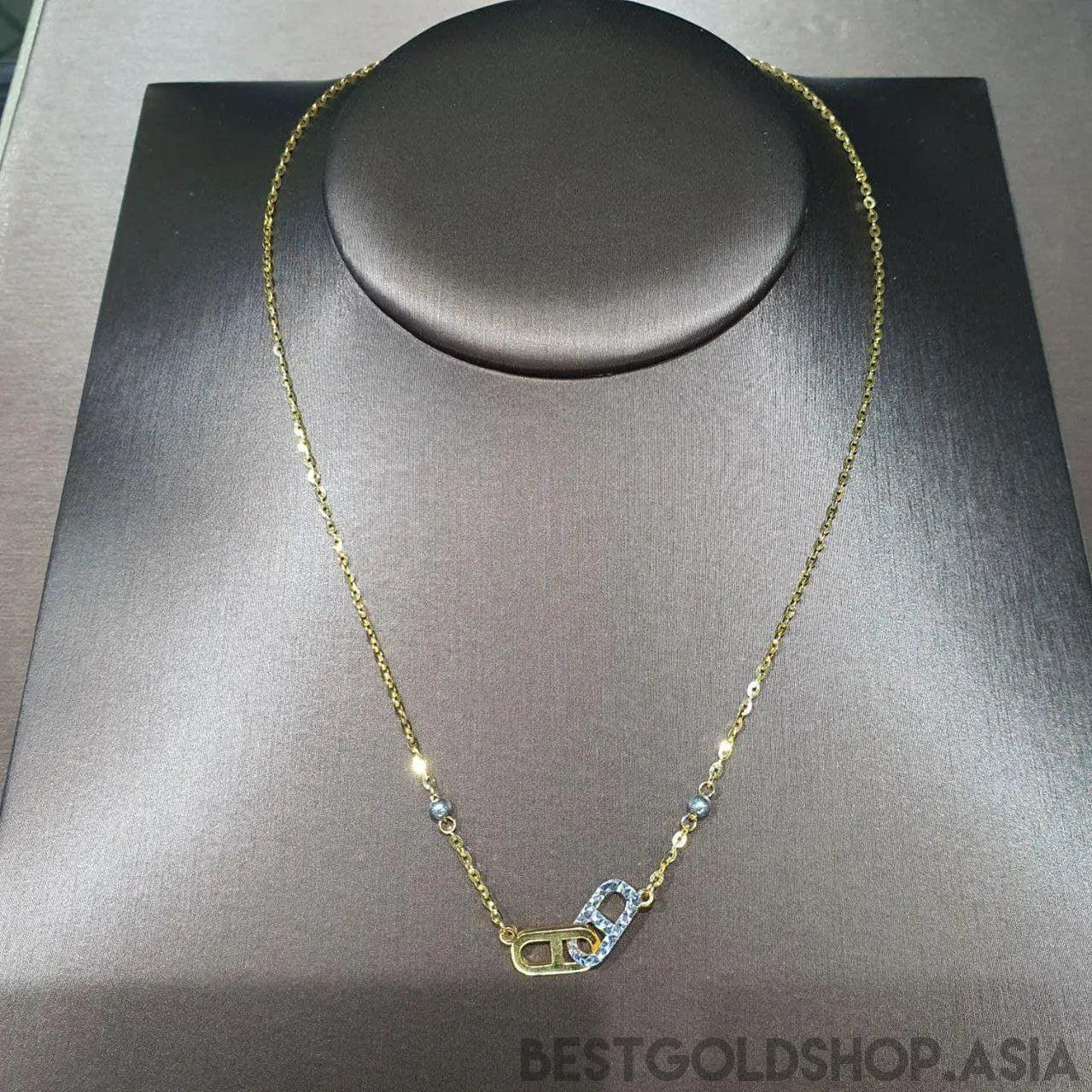 22k / 916 Gold Necklace with pendant