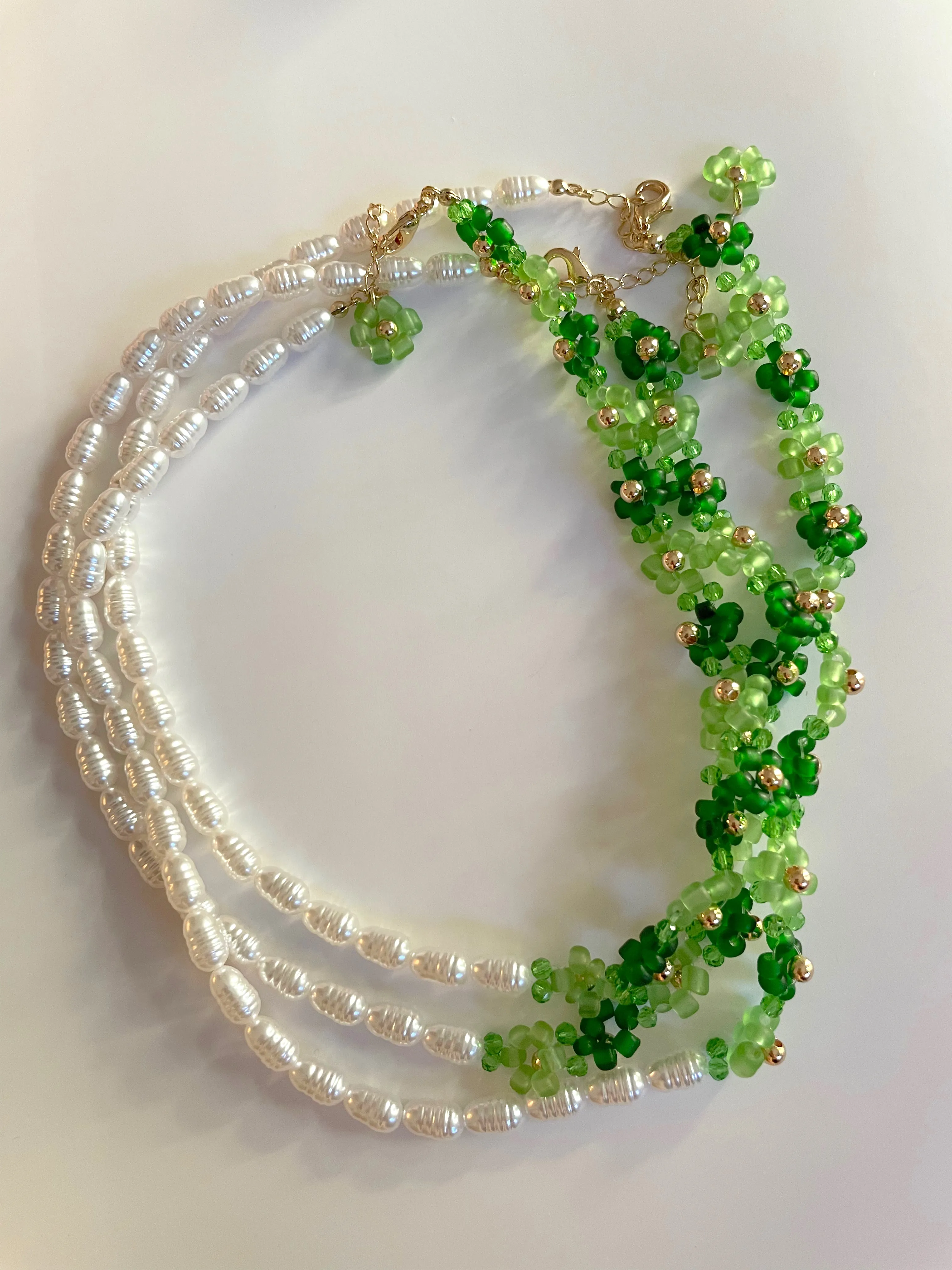 Green flowers and pearls necklace