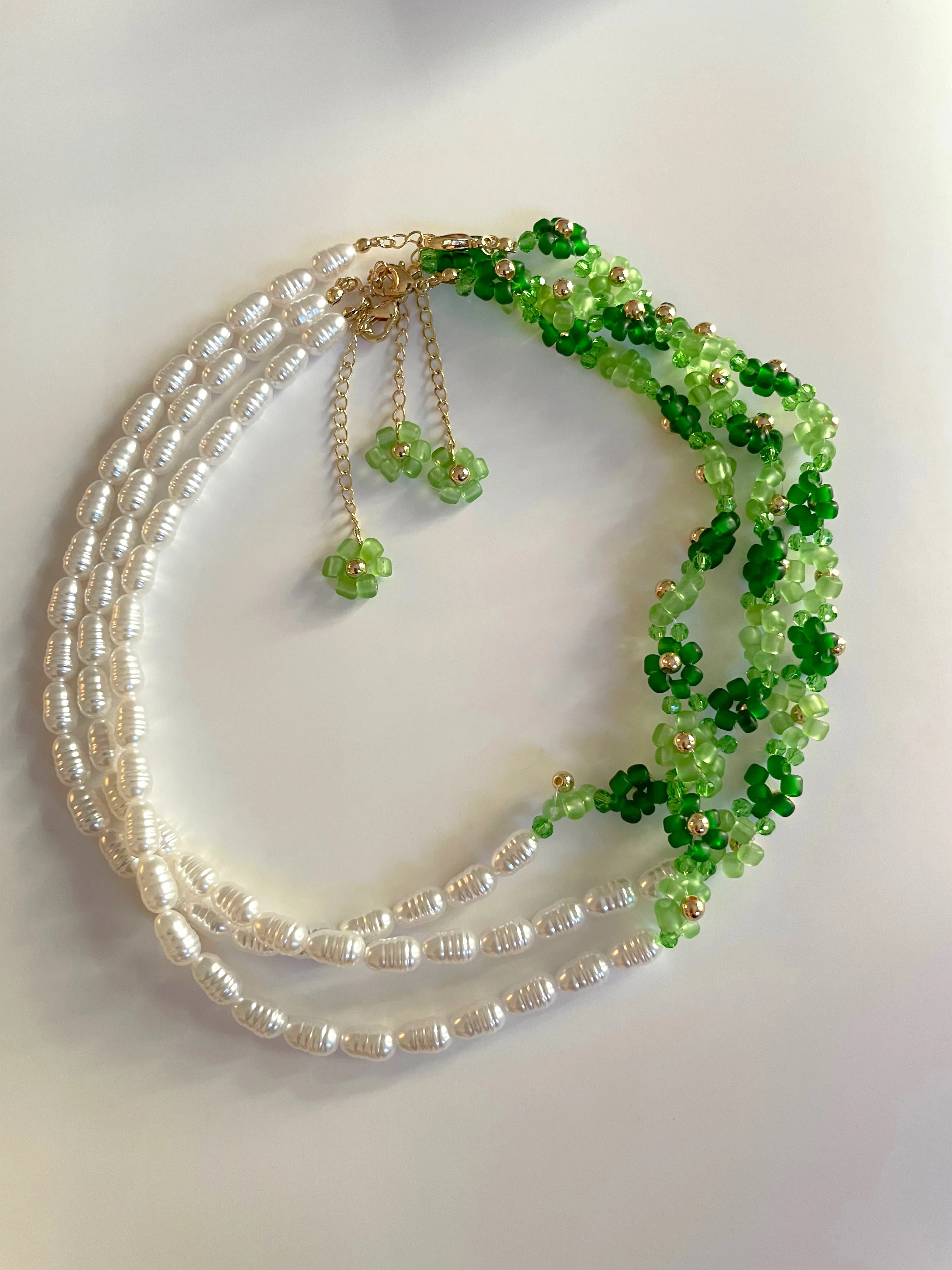 Green flowers and pearls necklace