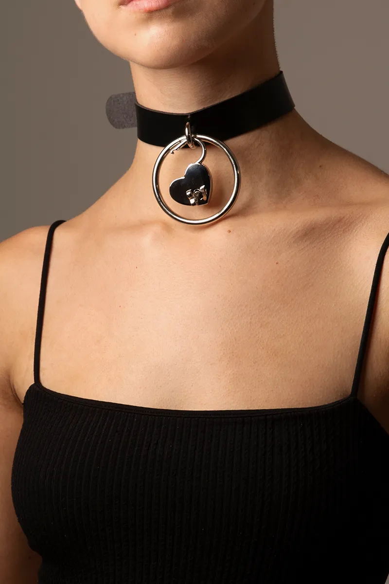 Lock Heart Choker