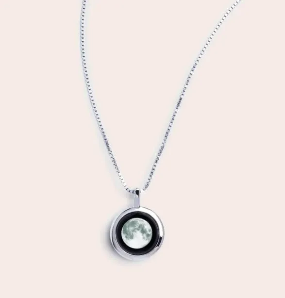 Moonglow Theia Necklace in Sterling Silver