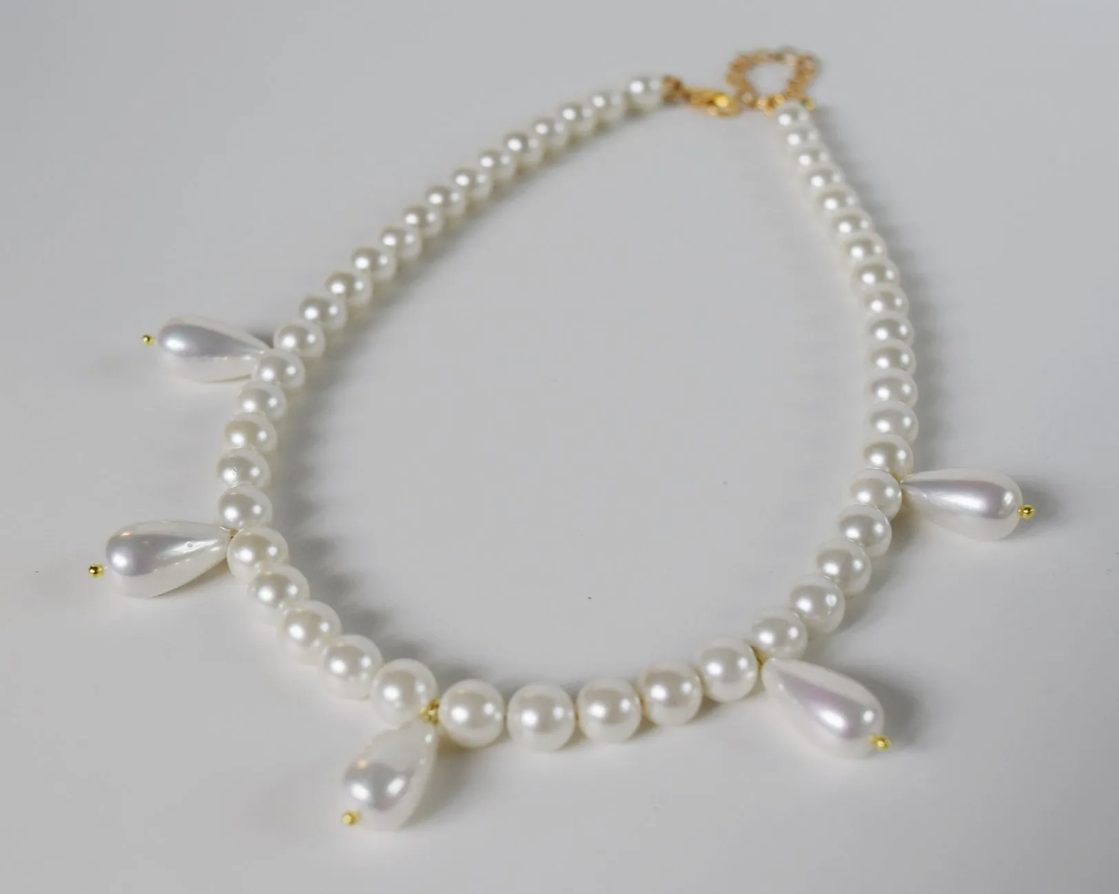 Shell Pearl Necklace with Teardrops