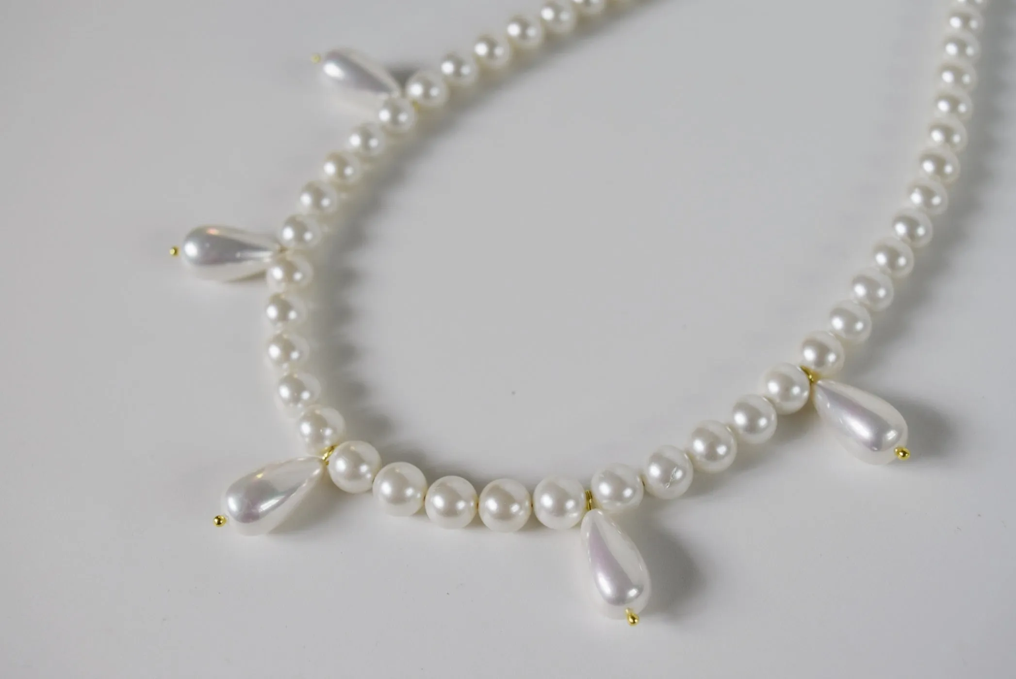 Shell Pearl Necklace with Teardrops